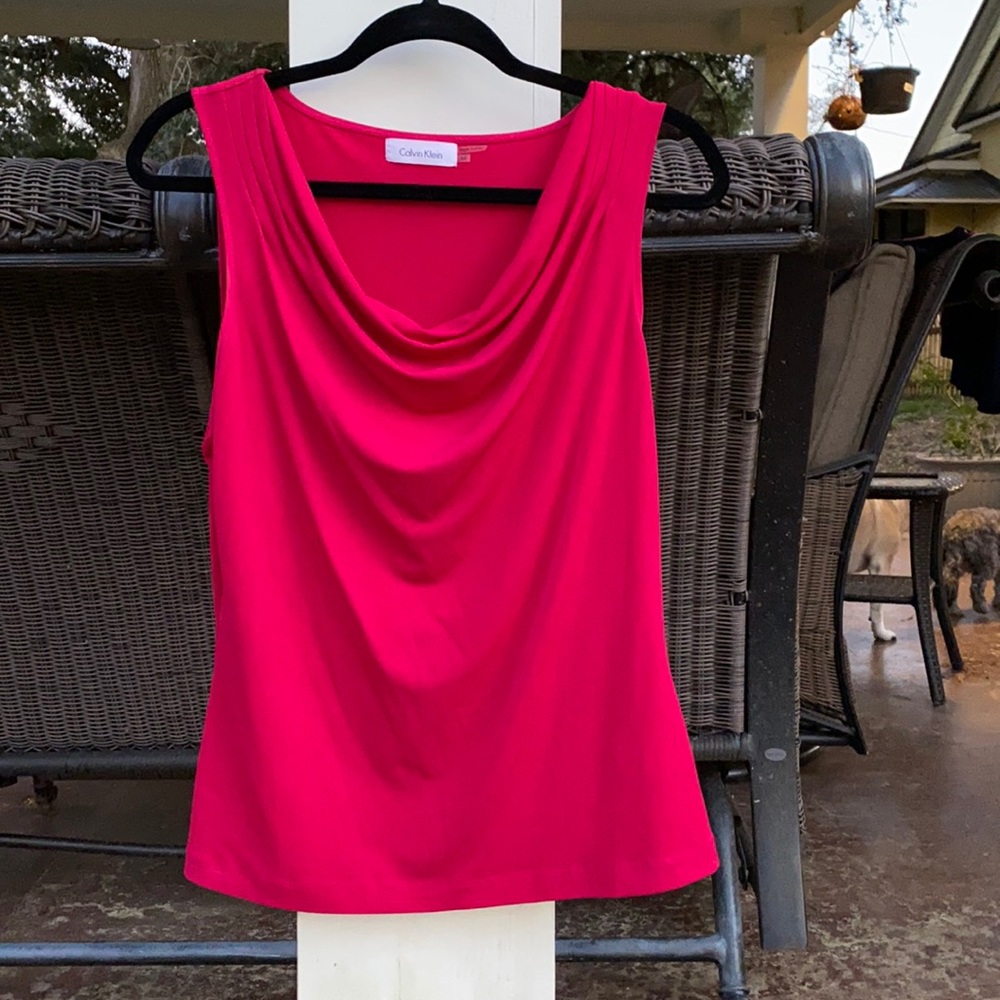 Fusia sleeveless shirt
